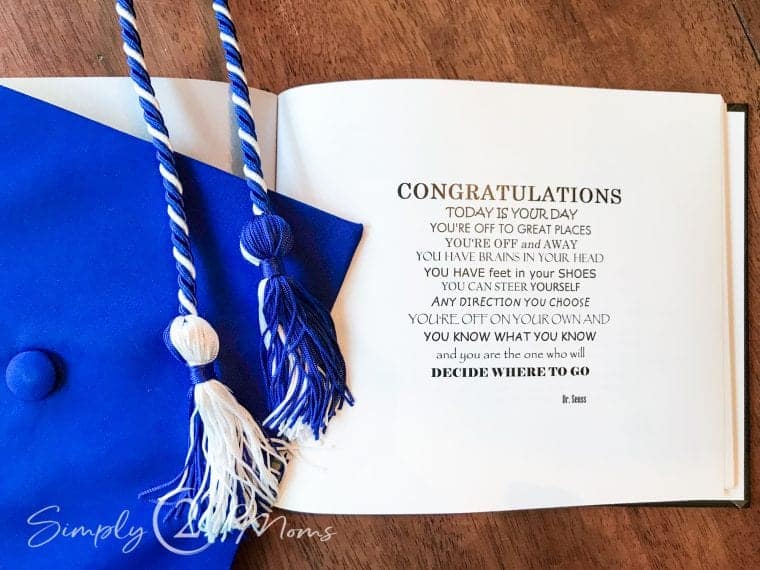 Graduation Book | www.simply2moms.com | #graduation #gradgift #graduationgift #memorybook #digitalphotobook #photobook #letters # keepsakegift #meaningfulgiftidea