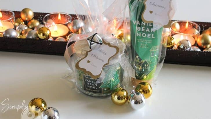 Simple Last Minute Christmas Gift Idea | www.simply2moms.com | #easygiftidea #simplegiftidea #christmasgiftidea #giftgivingidea #lastminutegiftidea #lastminutechristmasgifts #givingfromtheheart #christmasgiftidea #hostessgiftidea #diychristmastags #holidaygiftidea #simplegifttags #bathandbodyworks #bathandbodyworkscandles #candles #christmascandles #handlotion #bathandbodyworkslotion #teachergiftidea #inexpensivechristmasgiftidea #inexpensiveteachergiftidea #easyteachergiftidea