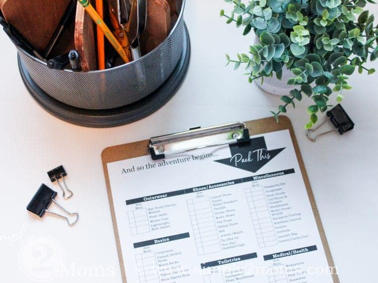 Ultimate Packing Checklist | www.simply2moms.com| #packinglist #packingchecklist #travelpackinglist #vacationpackinglist # simpletravelpackinglist #ultimatepackingchecklist #vacation #travel #todolist #freeprintable #freepackinglist #freepackingchecklist #freedownloadpackinglist
