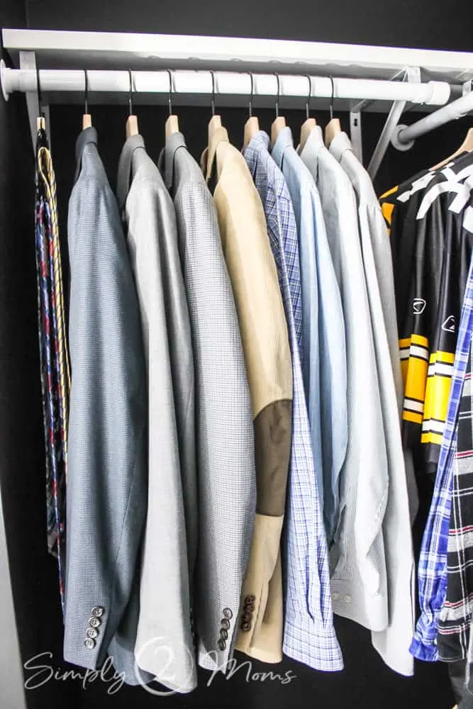 7 Quick Ways to Organize a Small Walk-in Closet – Simply2moms