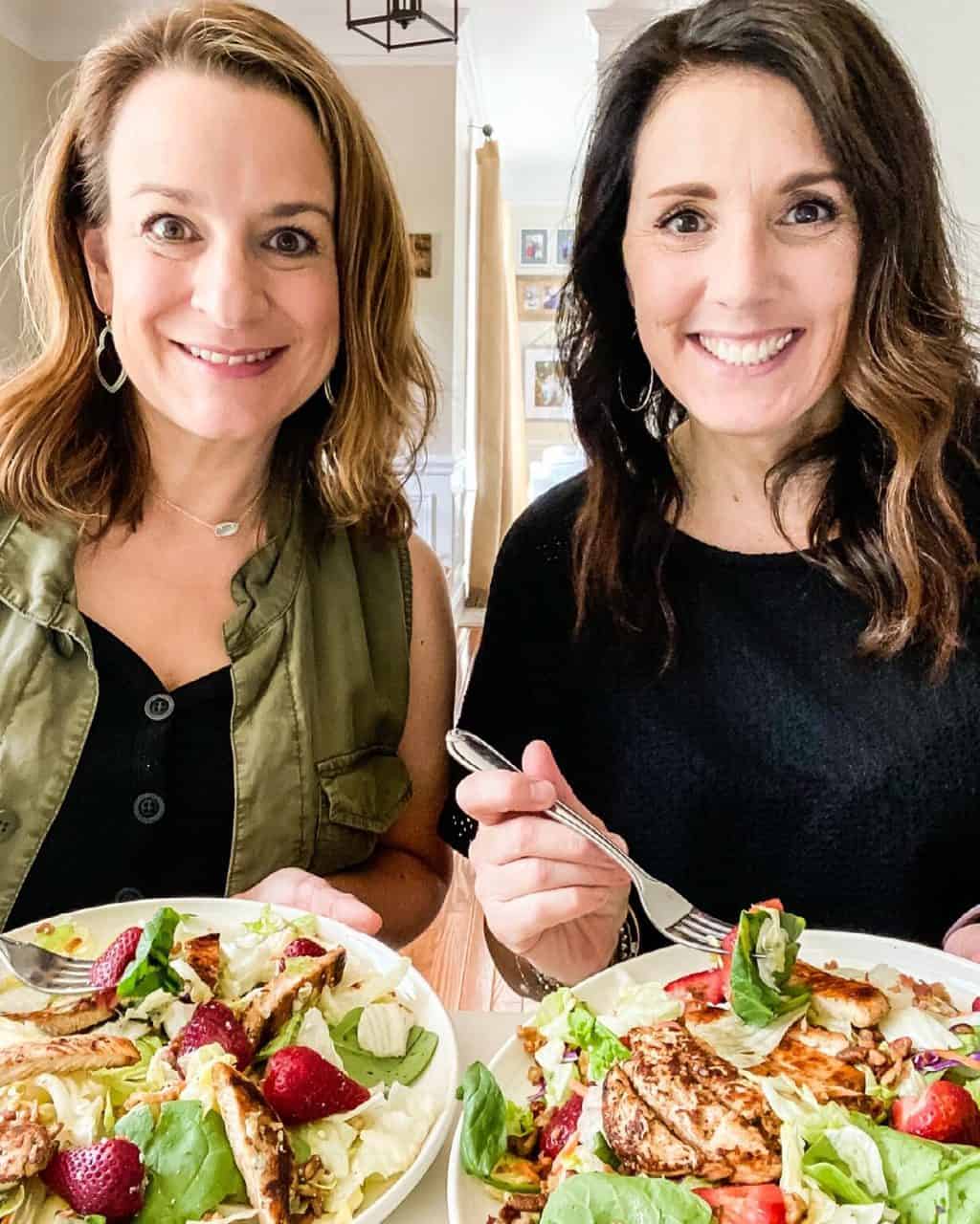 How to Set a Beautiful Spring Table in 5 Easy Steps