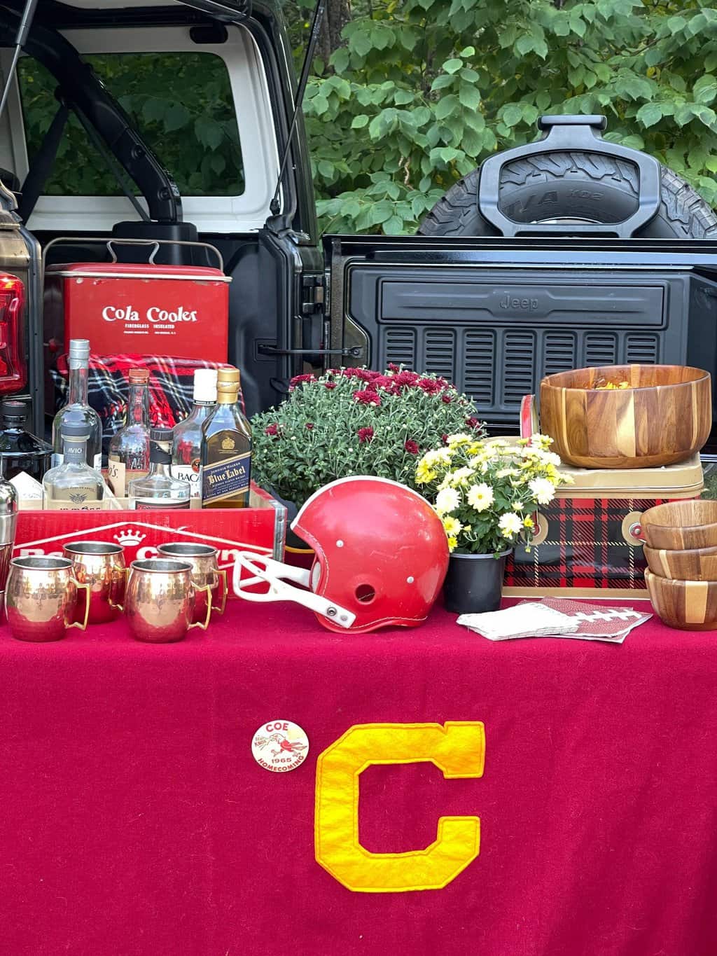 5 Simple Ideas for the Best Football Tailgate Party Tablescape