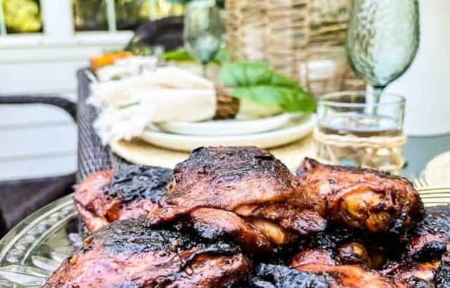 Platter with grilled Hawaiian chicken with Huli Huli sauce