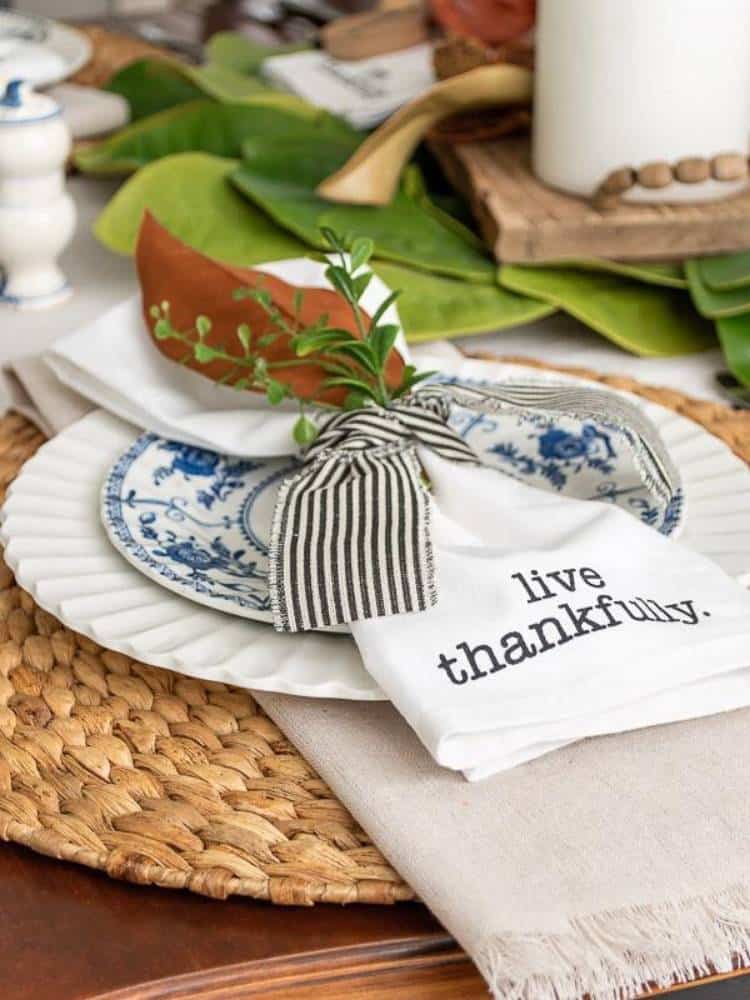 DIY place cards from Cindy at DIY Beautify
