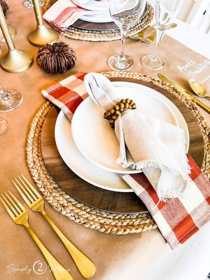 How to Host a Fabulous Friendsgiving Brunch for the Girls