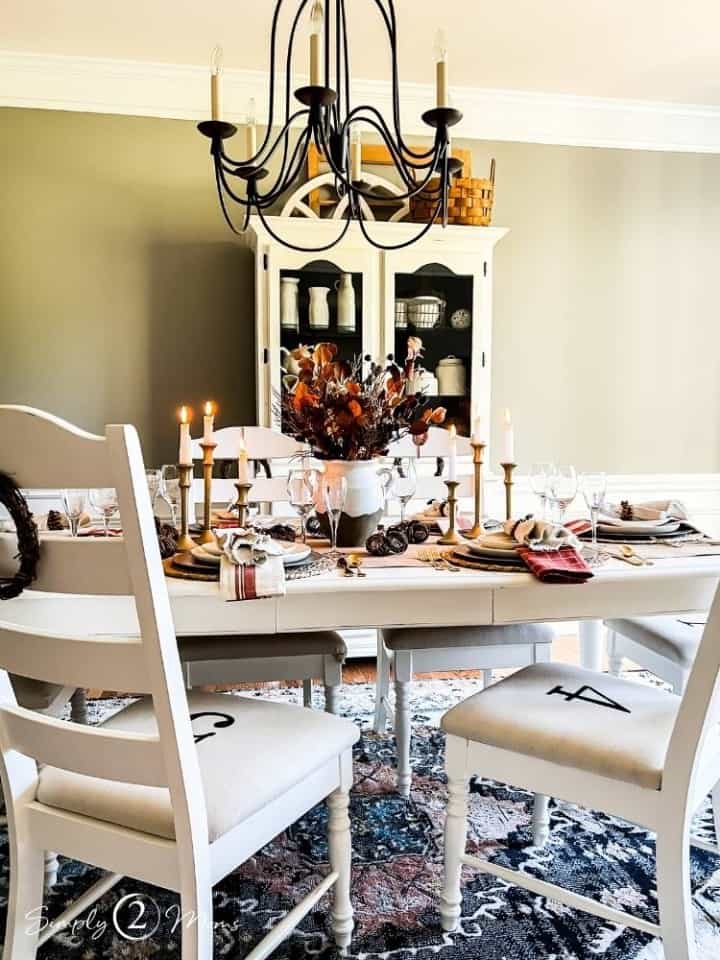 How to Host a Fabulous Friendsgiving Brunch for the Girls
